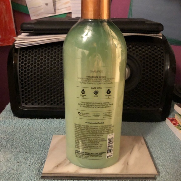 NWT Bath & Body Works  At The Beach Shampoo 16 oz. Sealed - Picture 2 of 3